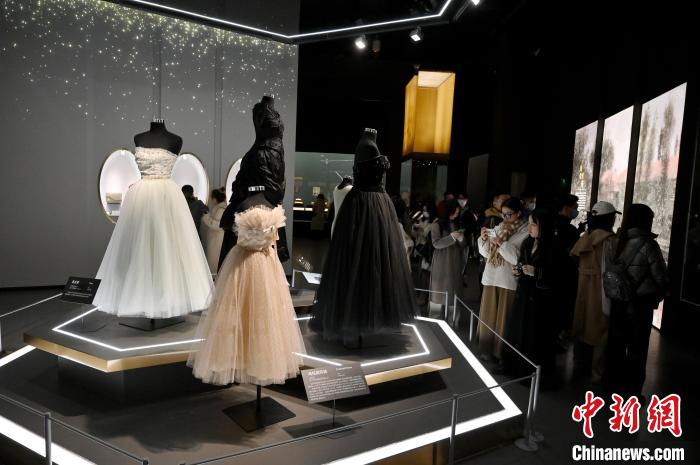 门徒娱乐登录：“风华万象：16—20世纪典藏珍品艺术展”在蓉开展