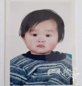 门徒平台官方：女孩被弃34年寻亲：随身信纸提醒“不信迷信，注意卫生”，生父母或是有文化的人