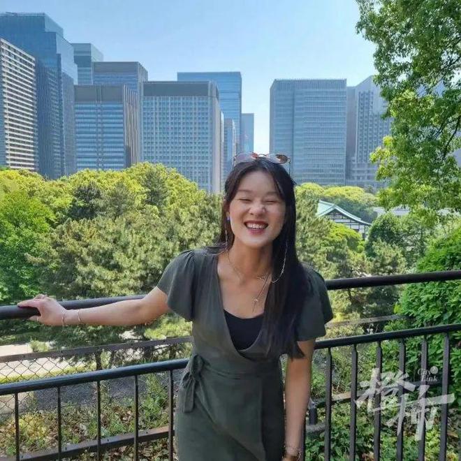 门徒平台官方：女孩被弃34年寻亲：随身信纸提醒“不信迷信，注意卫生”，生父母或是有文化的人