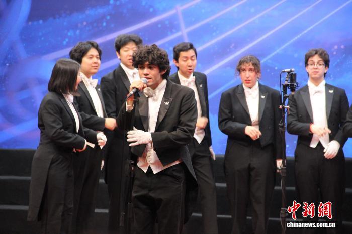 门徒平台注册：古城西安“友谊之歌”嘹亮 耶鲁大学Whiffenpoofs合唱团中国之旅收官