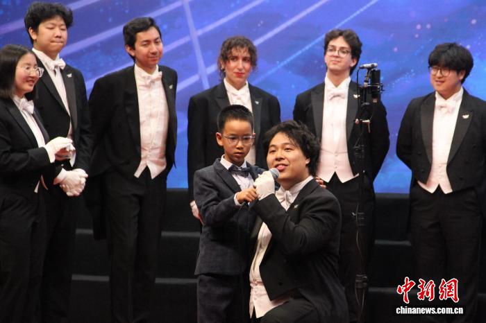 门徒平台注册：古城西安“友谊之歌”嘹亮 耶鲁大学Whiffenpoofs合唱团中国之旅收官